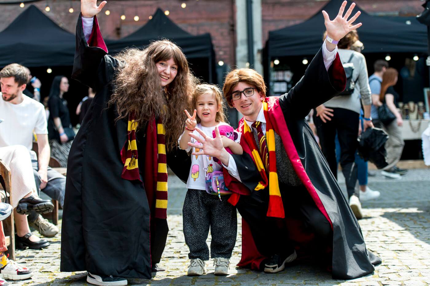 Гаррі Поттер та Герміона з дівчинкою на дитячому просторі від LEOLAND на Coffee, Books & Vintage Festival