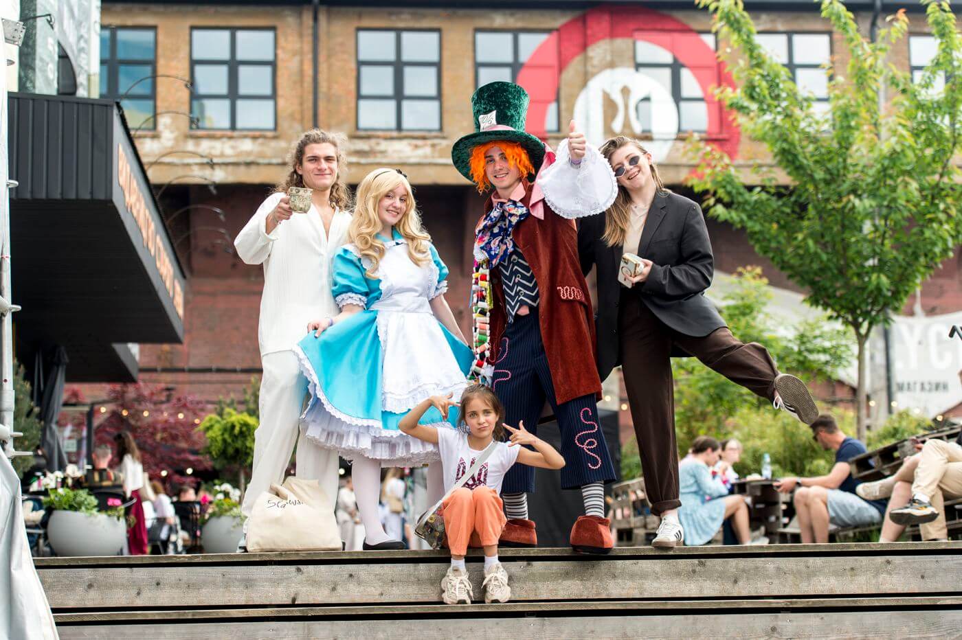 Аніматори на дитячому просторі від LEOLAND на Coffee, Books & Vintage Festival