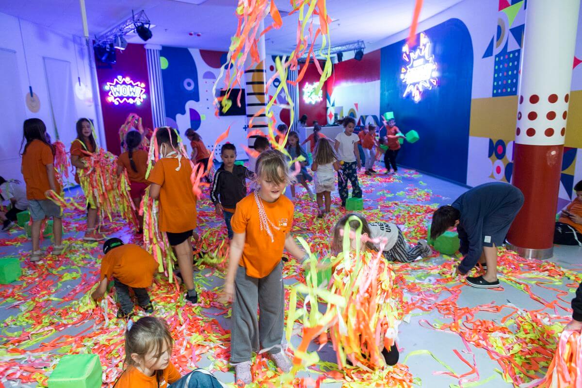 Неонова вечірка