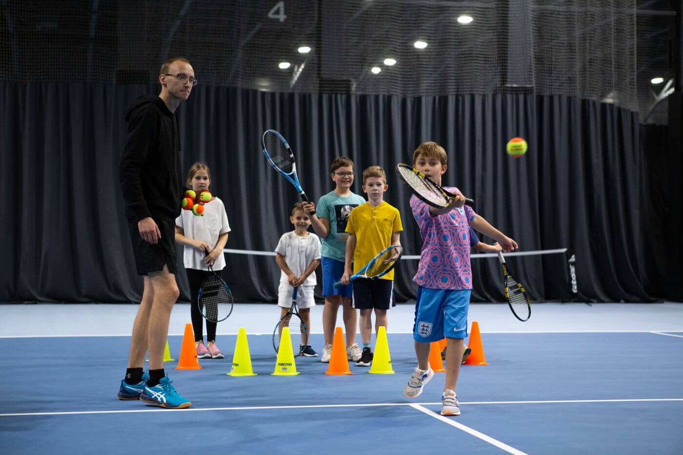 теніс для дітей у LEOSPORT