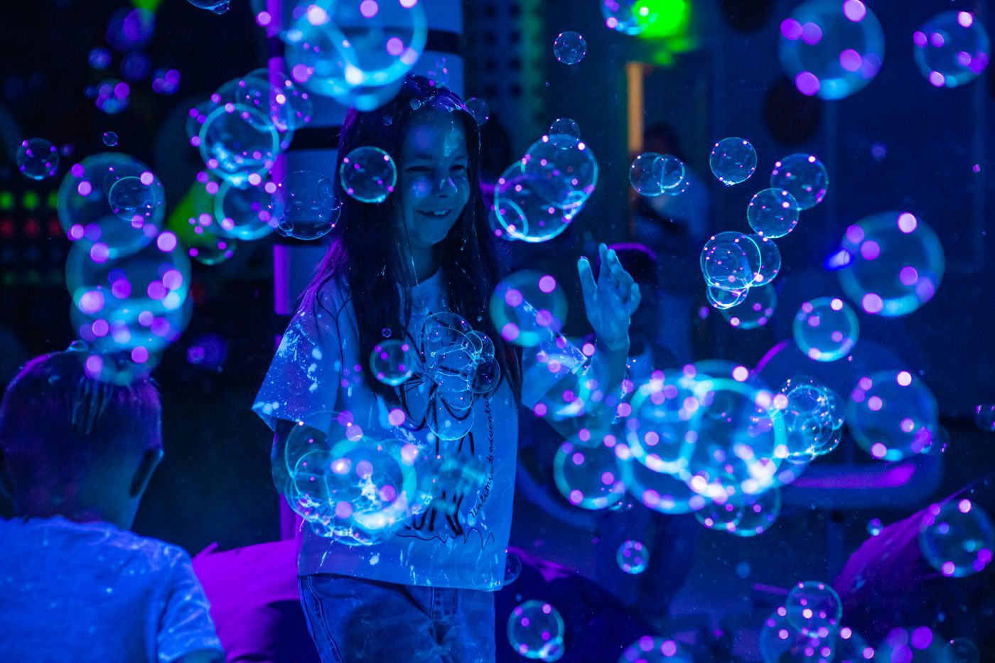 Неонове бульбашкове шоу